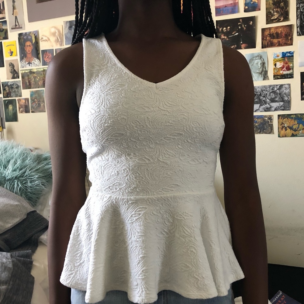 WHITE FIT N FLARE BLOUSE